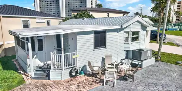 10725 S Ocean Drive