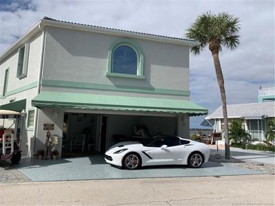 52 Nettles Boulevard