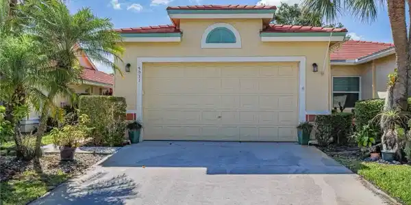 3911 SW Inwood Pines Lane