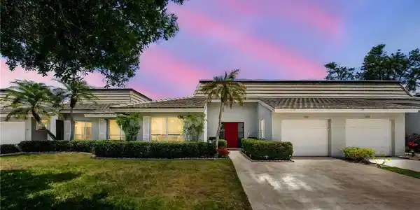 2727 SW Westlake Circle