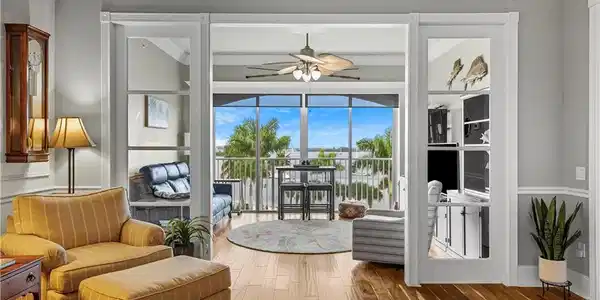 36 Harbour Isle Drive W