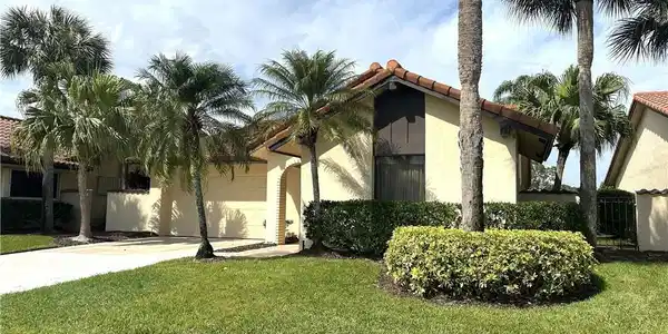 2440 SW Bobalink Court