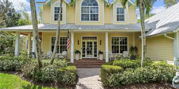 540 SE Saint Lucie Boulevard