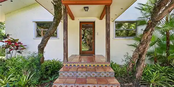 351 SE Flamingo Avenue