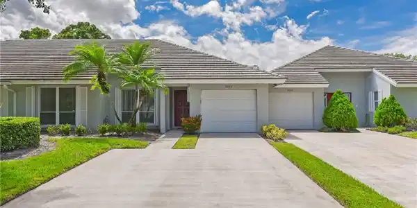 2858 SW Westlake Circle