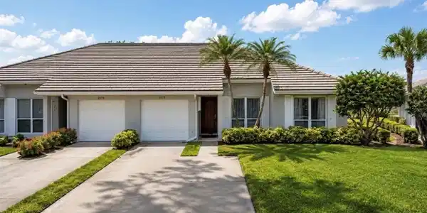 2672 SW Westlake Circle