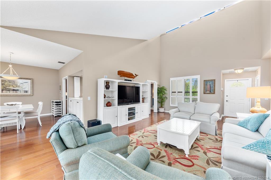 Image 1: Living Room
