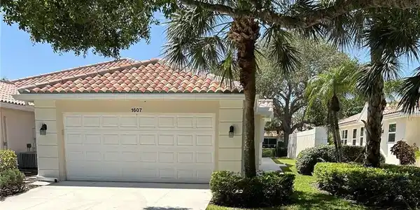 1607 SW Shady Lake Terrace