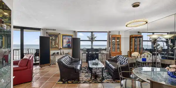 Image 3: 16-web-or-mls-5D1A1644