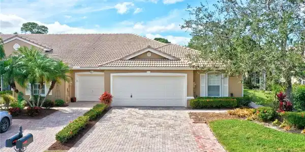 262 NW Broken Oak Trail