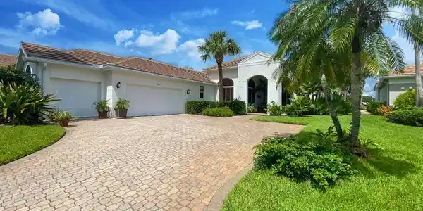 2402 SW Manor Hill Drive