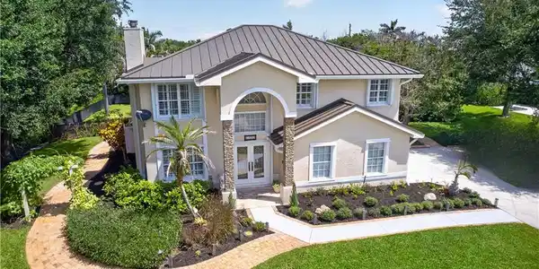 1523 SW Sea Holly Way