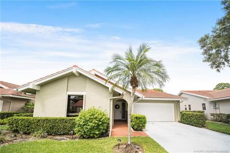 2720 SW Willowood Circle