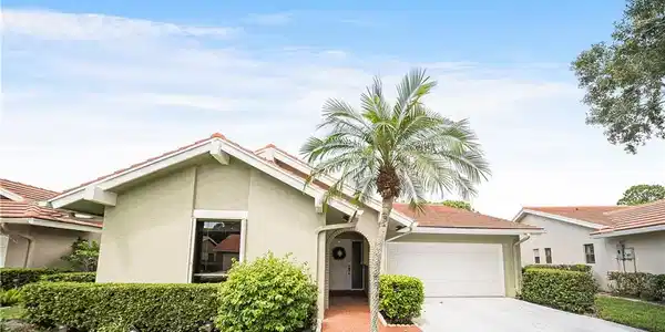2720 SW Willowood Circle