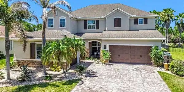 697 SW Sun Circle