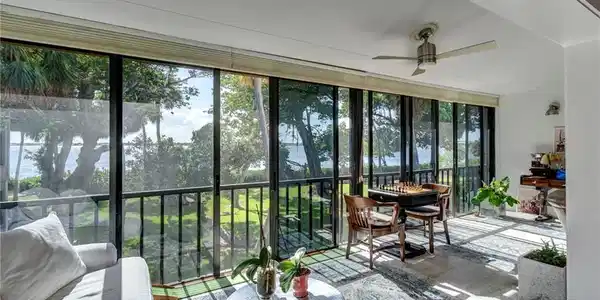 250 NE Edgewater Drive