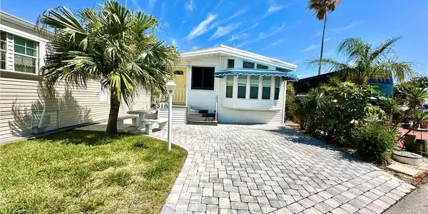 318 Nettles Boulevard