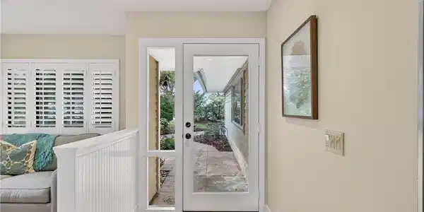 Image 3: Entrance