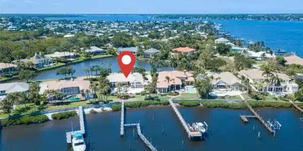 761 SW Bay Pointe Circle