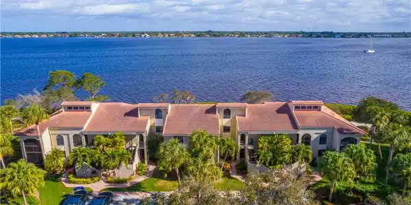 2544 NW Seagrass Drive