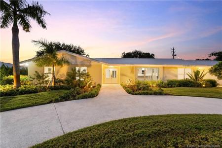 1609 NW River Trail