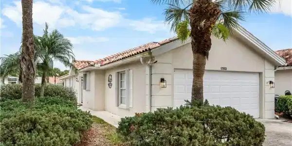 1703 SW Shady Lake Terrace