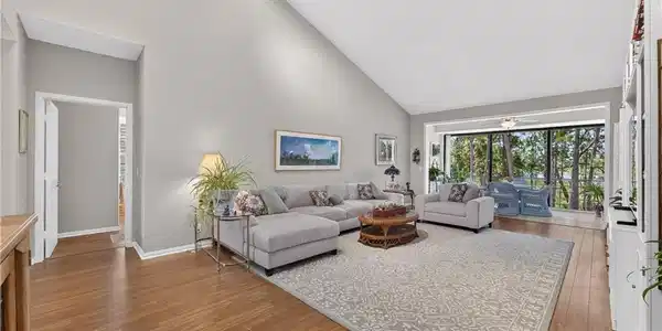 Image 2: Living Room with high vaulted Ceilings