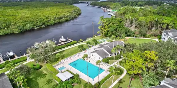 2500 SE Anchorage Cove