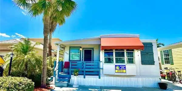 559 Nettles Boulevard