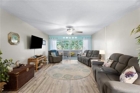 1560 NE 12th Terrace