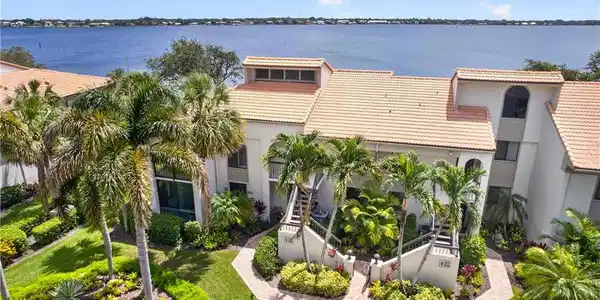 2568 NW Seagrass Drive