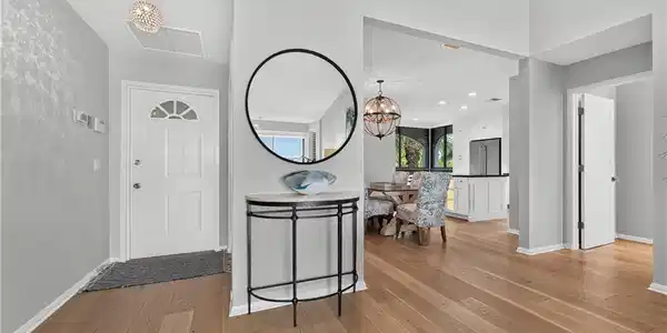 Image 3: Front Entry Foyer