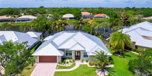 801 SW Lighthouse Drive