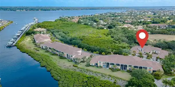 2385 SW Island Creek Trail
