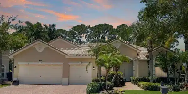 2662 SW Newberry Court