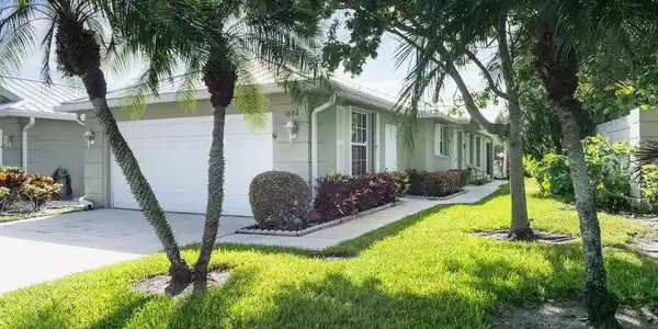 1688 SW Springfield Court