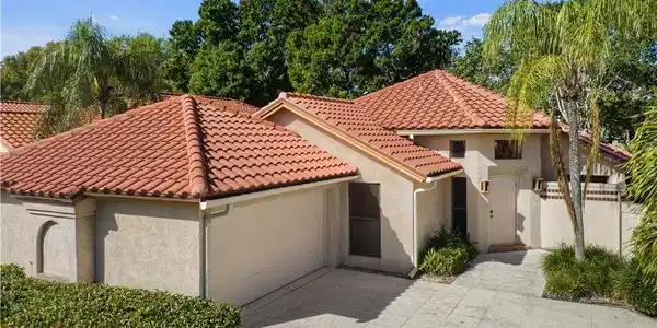 2724 SW Mariposa Circle