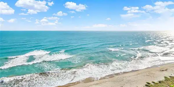 Image 2: S.E. Beach views