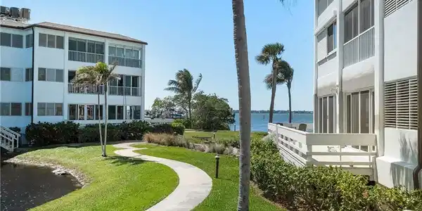 1550 NE Ocean Boulevard