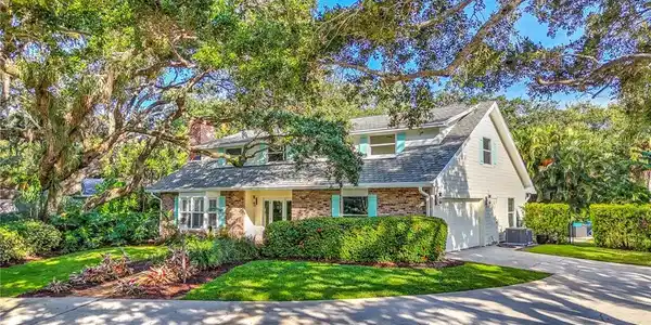 4 N Via Lucindia Drive