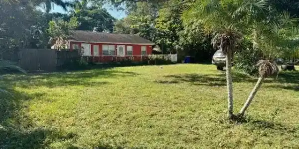 888 SW 28th Street