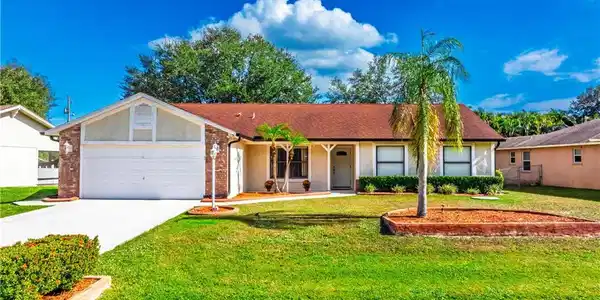2765 SE Eagle Drive