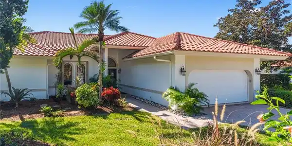 1543 NW Buttonbush Circle