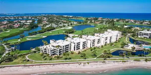 2804 SE Dune Drive
