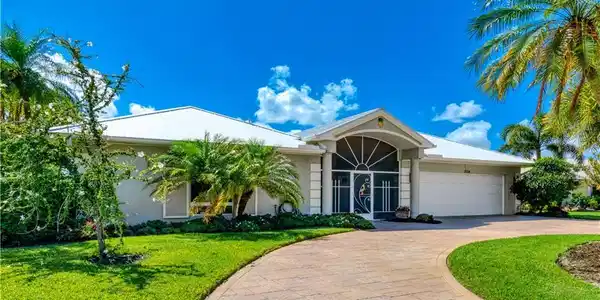 3554 SE Fairway East