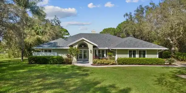 1605 SW St. Andrews Drive