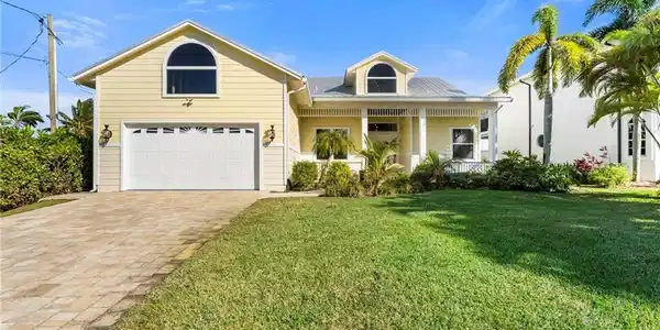 2054 SW Mockingbird Lane