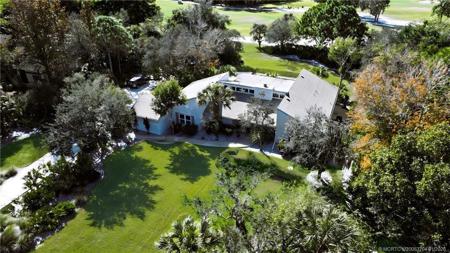 1672 SW Sandtrap Crescent