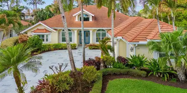 84 SW Hatteras Court