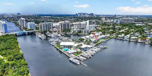 2727 Yacht Club Boulevard